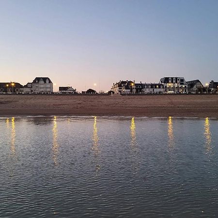 Appartement Rez-De-Jardin, Front De Mer, 4 Pers, Calme, Wifi Gratuit - Fr-1-465-46 Merville-Franceville-Plage Eksteriør billede