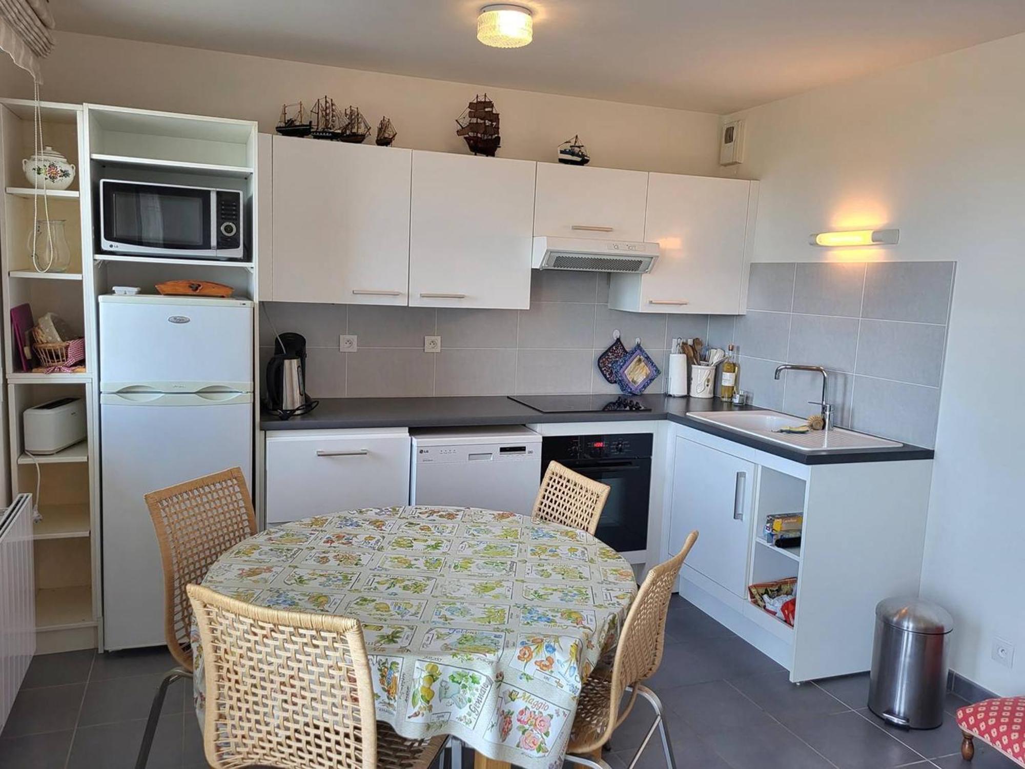 Appartement Rez-De-Jardin, Front De Mer, 4 Pers, Calme, Wifi Gratuit - Fr-1-465-46 Merville-Franceville-Plage Eksteriør billede